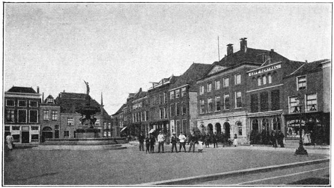 Groote markt te Gorinchem.