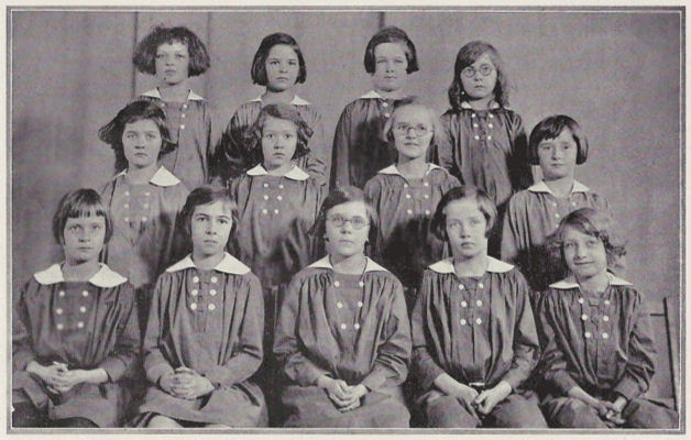 Group photograph of the fourth form