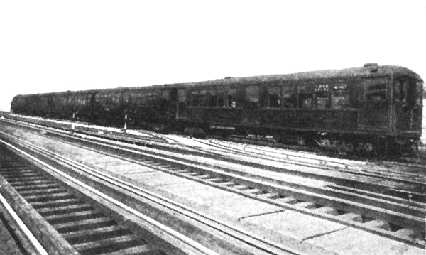 4-car Train on Northwestern Elevated Equipped with GE-243 Motors